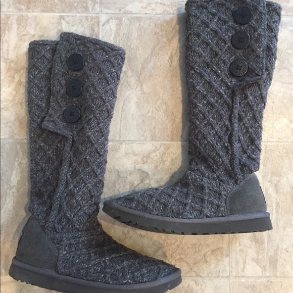UGG Shoes - UGG Lattice boots sz 7 excellent condition